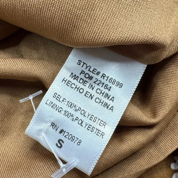 Entro Ditsy Floral Ruffle Tier Lined Romper Size Small - Picture 6 of 9